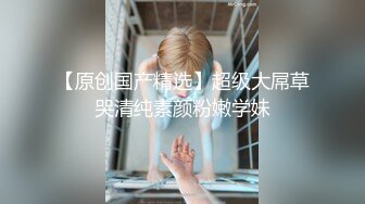 高颜值女神圣诞节收到礼物后被圣诞老人用鸡巴后入口爆射嘴里