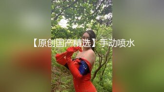 ✅反差女大学生✅在女友宿舍里操她，一边操一边担心舍友回来，紧张又刺激，文静女友性感开档肉丝大长腿太反差了