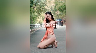   极度淫荡骚女两男一女3P激情，菊花骚穴双洞其插，拿出振动棒三洞一起上， 不够爽再用跳蛋磨阴蒂