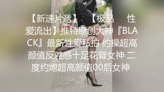 家庭摄像头偷拍 光头大叔和年轻性感二婚娇妻的日常性爱生活不输年轻小伙