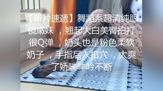 熟女阿姨偷情 被无套输出 操的一脸享受 阿姨就是耐操