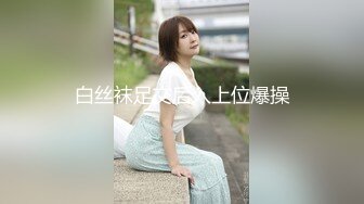 颜值白皙小虎牙妹子，全裸自慰插穴，白浆四溅多角度展示騒穴