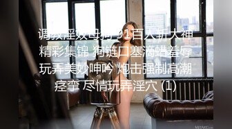 冒死爬墙偷拍 水上乐园刚出来换衣服的小美女